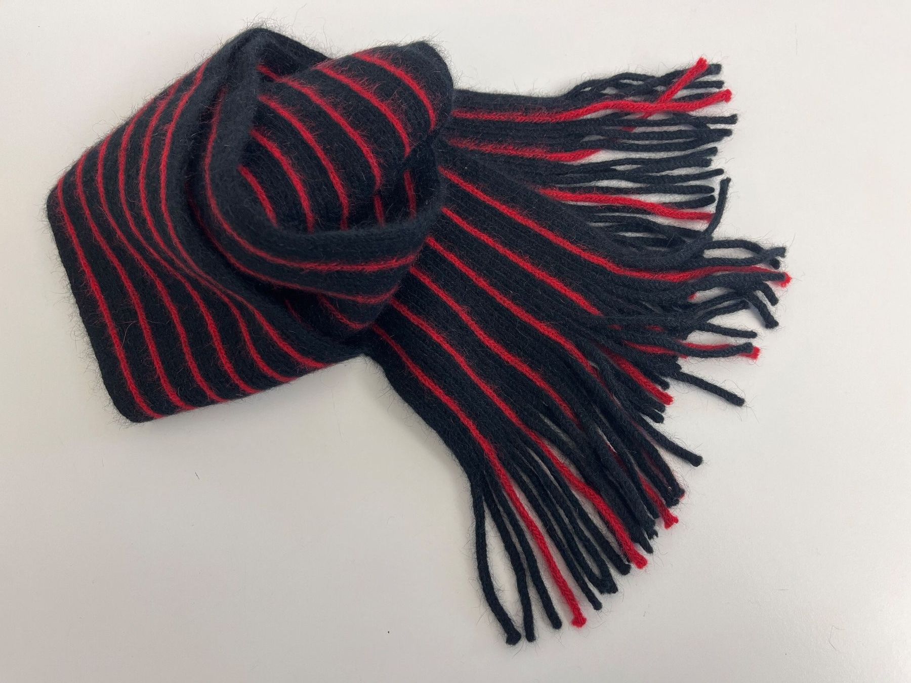 Foulard & Sciarpe: Possum Halstuch mit Streifen rot – Nuovo e nell'imballaggio originale da Zollikofen venduto da marys-choice 1