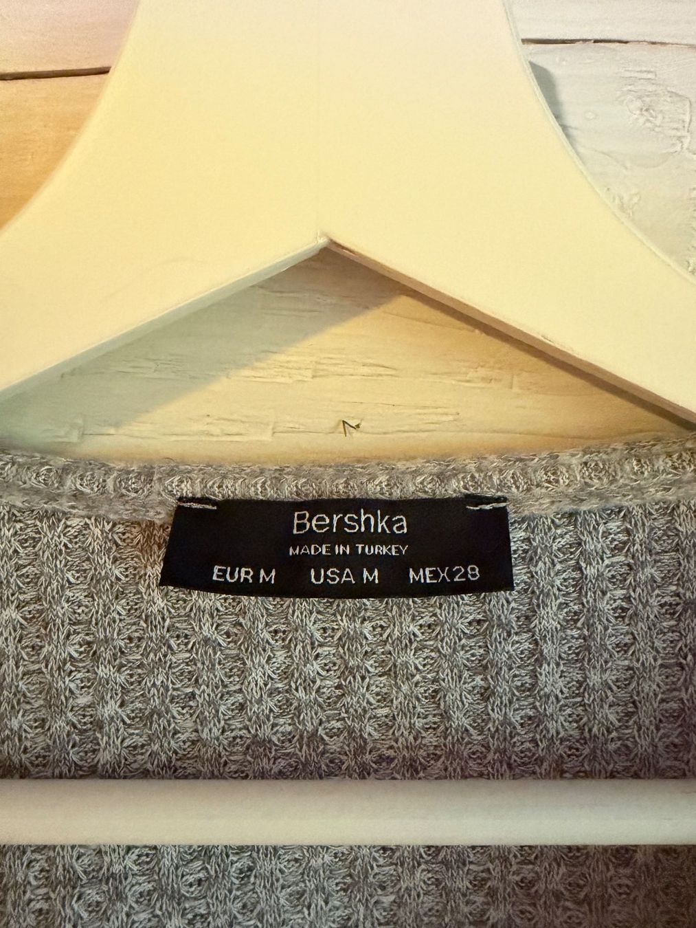 Bershka Maglioni & Felpe: Bauchfreier grauer Pullover von Bershka in Gr. M – Usato da Flumserberg Saxli venduto da anrosicarpediem 2