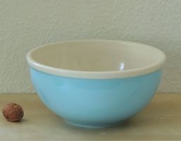 Saladier en céramique bleu clair, style Rössler, 1950-60s