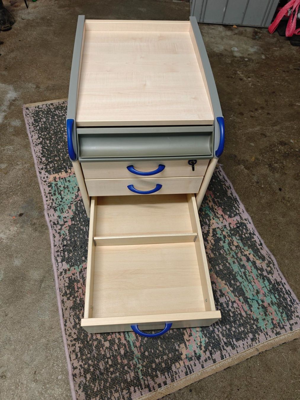 Moll Banconi: Rollcontainer Marke Moll mit blauen Details – Usato da Boswil venduto da Alex0013 4
