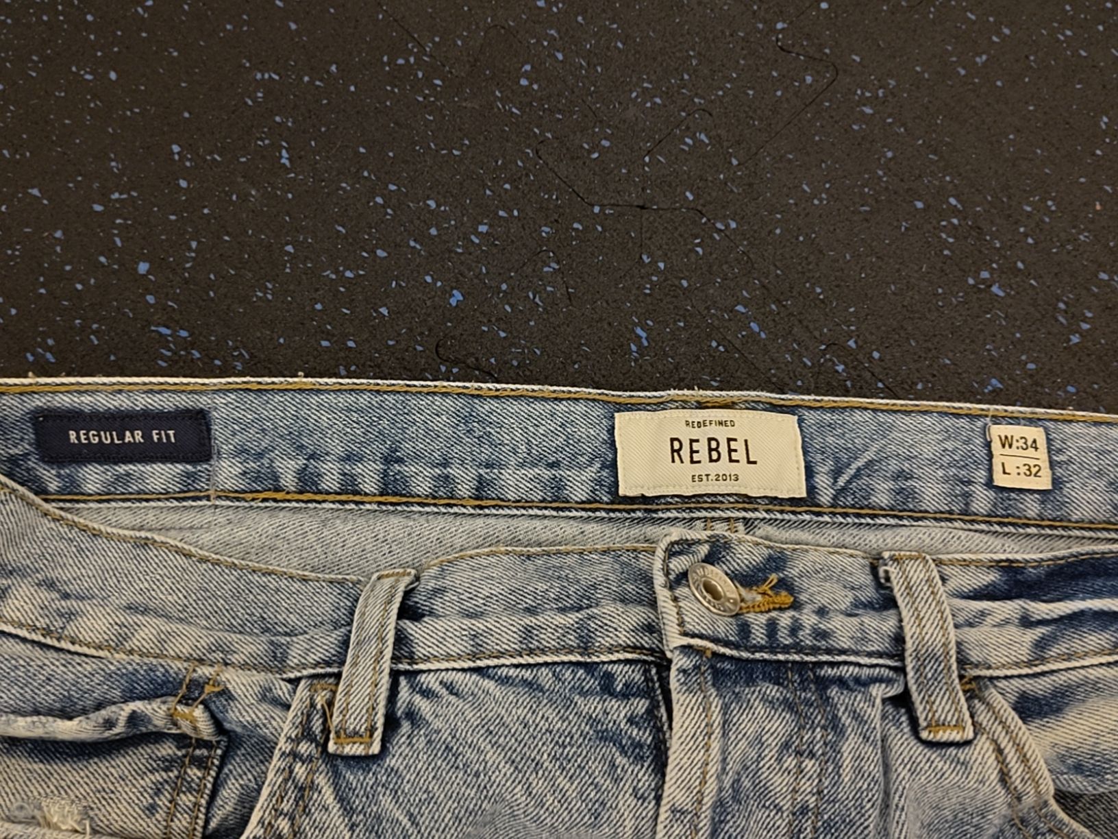 Jeans: Hose Rebel - Regular Fit - Top Zustand – Nuovo (secondo la descrizione) da Baden venduto da classie 4