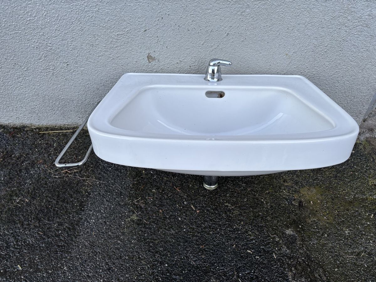 Lavabi & lavandini: Antikes Lavabo Waschtisch – Usato da Wilderswil venduto da Chueni98