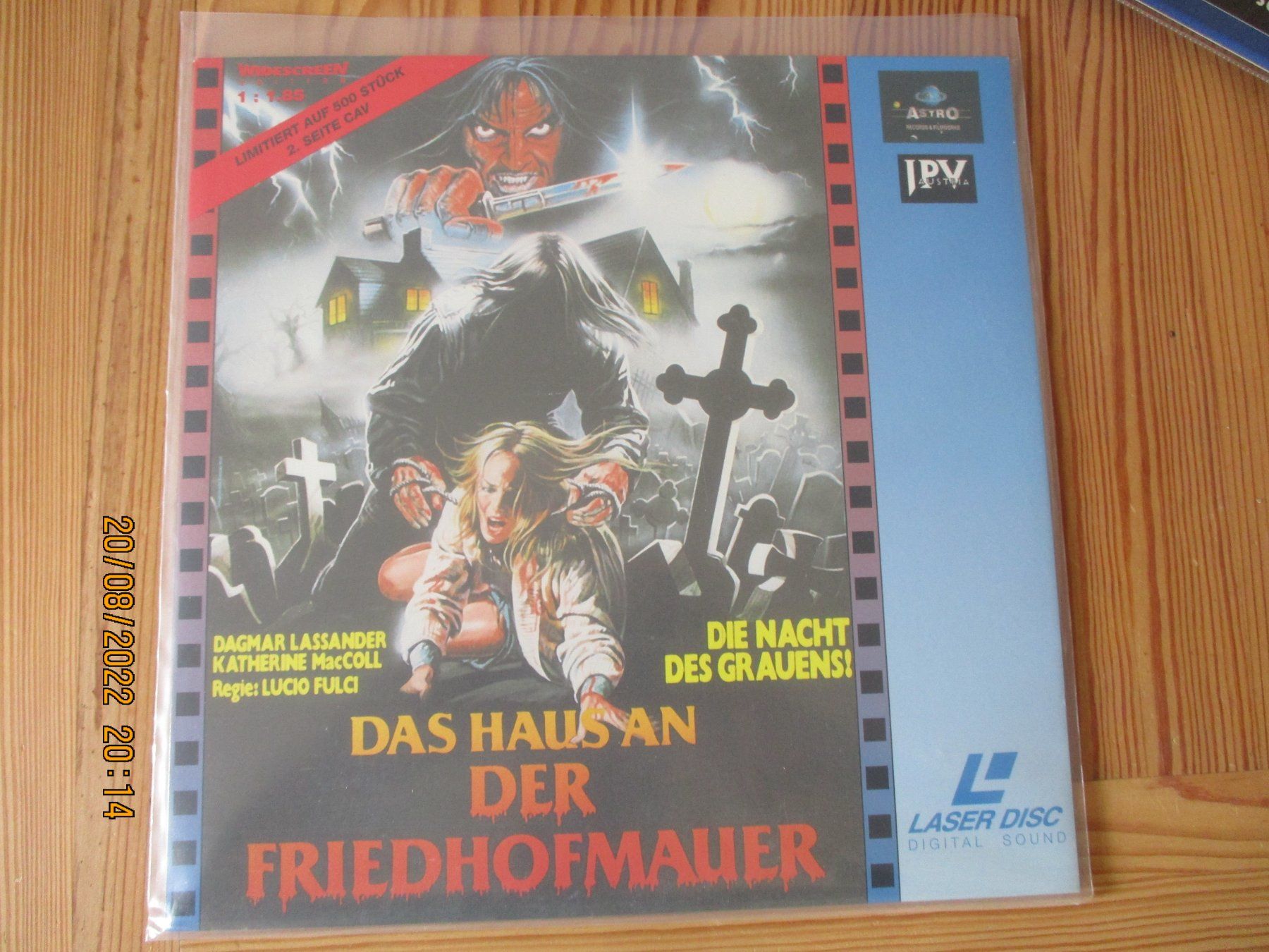 Tutti i DVDs: Das Haus an der Friedhofmauer - Laserdisc – Usato da Liestal venduto da Disc-Point