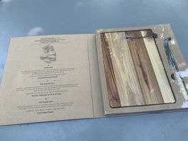 Ungebrauchtes Käsebrett&Messer