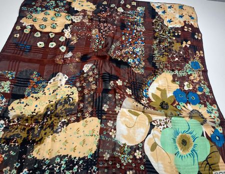 Seiden Foulard 🌸