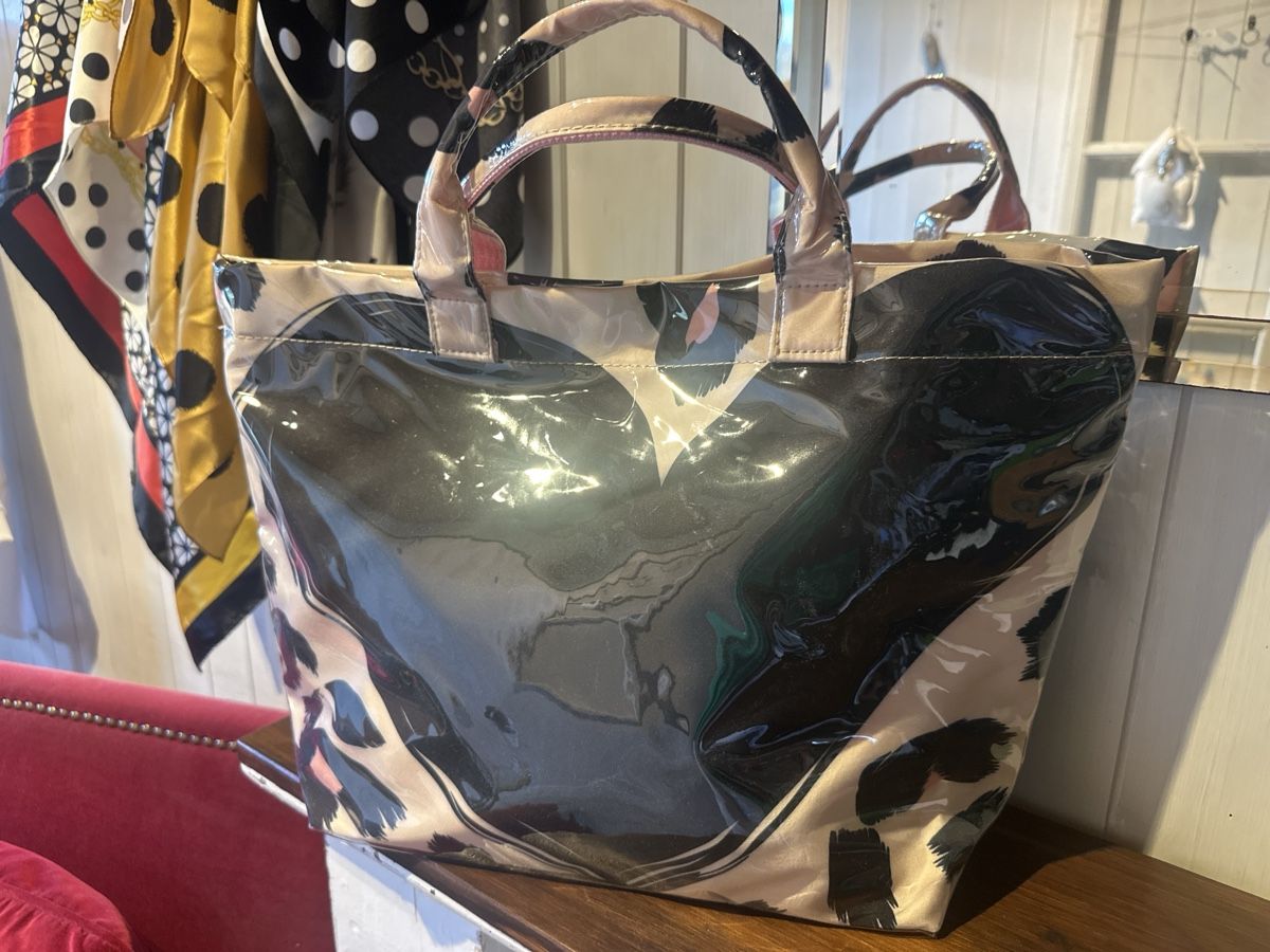 Borse da donna: Damentasche Lackoptik mit Magnetverschluss – Nuovo e nell'imballaggio originale da Mönthal venduto da Shaycat13