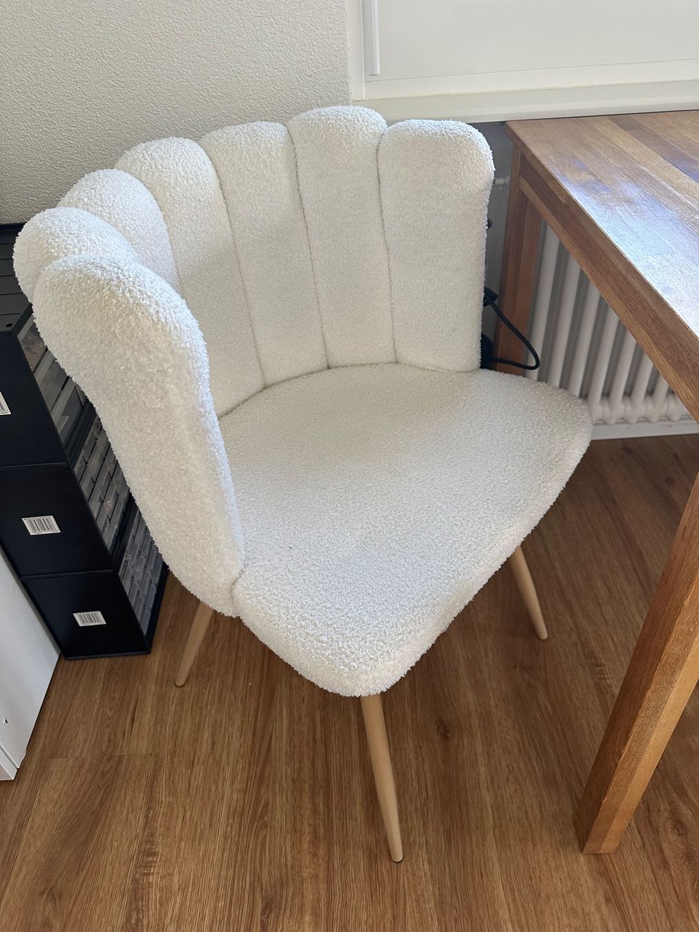 Tavoli: Holztisch 75x75cm mit 2 Stühlen – Usato da Regensdorf venduto da crln 8