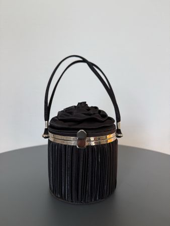 Elegante Abendtasche Schwarz Satin Rose