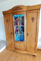 Massiv Holz Vitrine 3 türig mit gebogener Holz- Glasfront