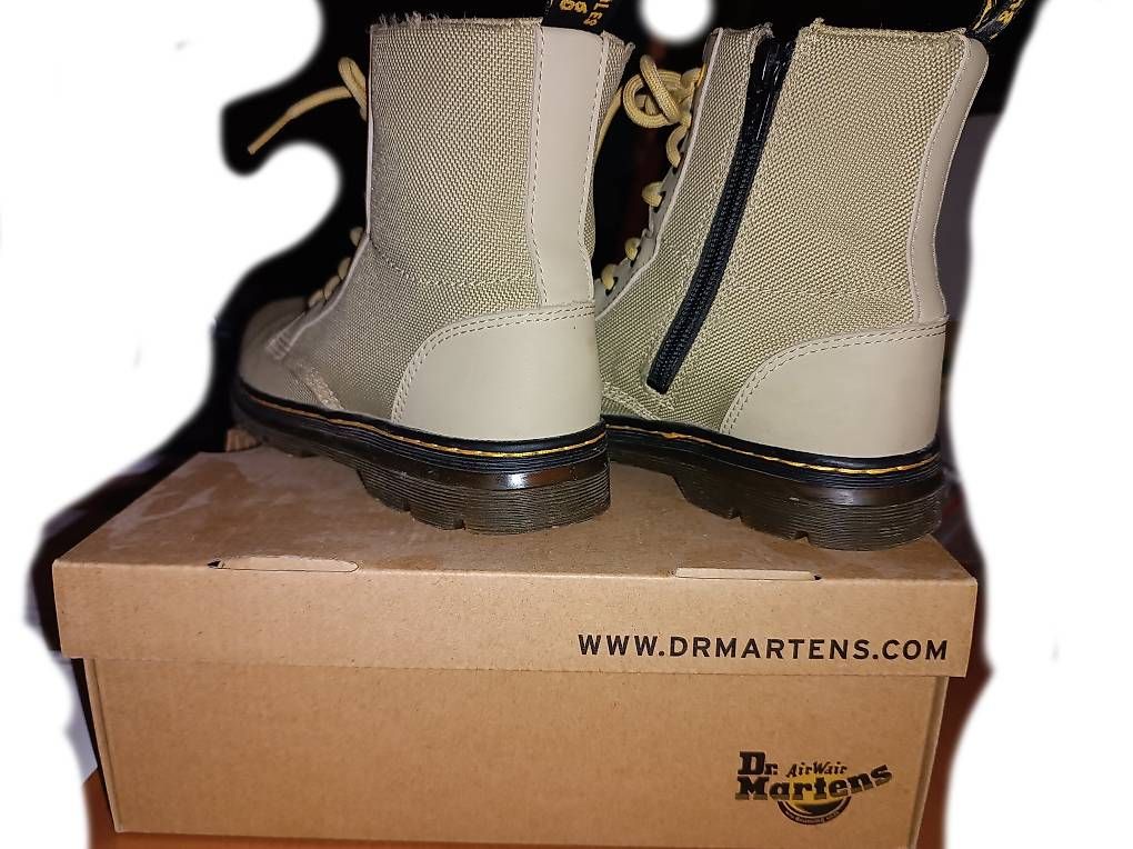 Dr. Martens Scarpe per ragazze: Dr Martens Combs Junior, taille 34, couleur Olive clair – Usato da Eysins venduto da Lochi1 1