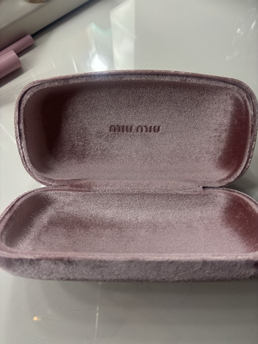 Miu Miu Occhiali & Lenti: MIU MIU Sonnenbrille mit Etui – Nuovo (secondo la descrizione) da Ehrendingen venduto da mic_qd8r 5