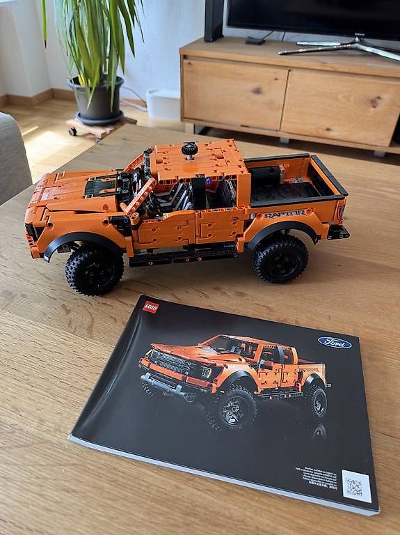 Kit di costruzioni: LEGO Technic Ford F-150 Raptor – Usato da Solothurn venduto da Juliasju