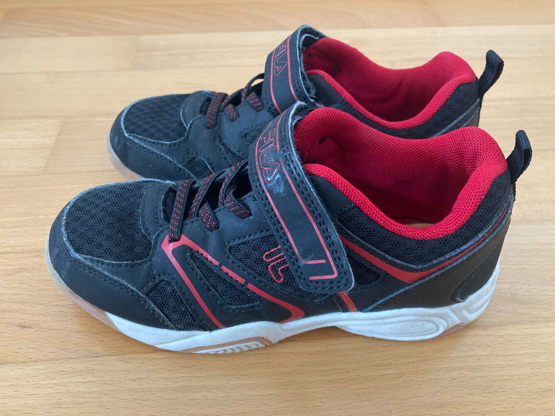 Fila Scarpe per ragazzi: Hallenschuhe Fila -Grösse 33- – Usato da Muttenz venduto da Juvenile33 1