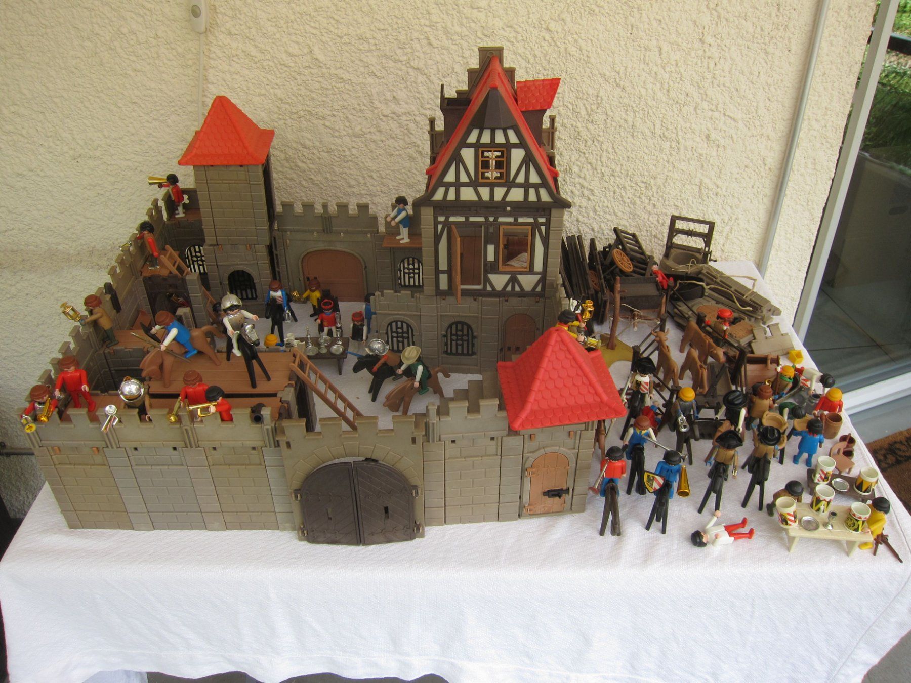 Playmobil Jouets: Playmobil Ritterburg – D'occasion à Regensdorf par Eri8057