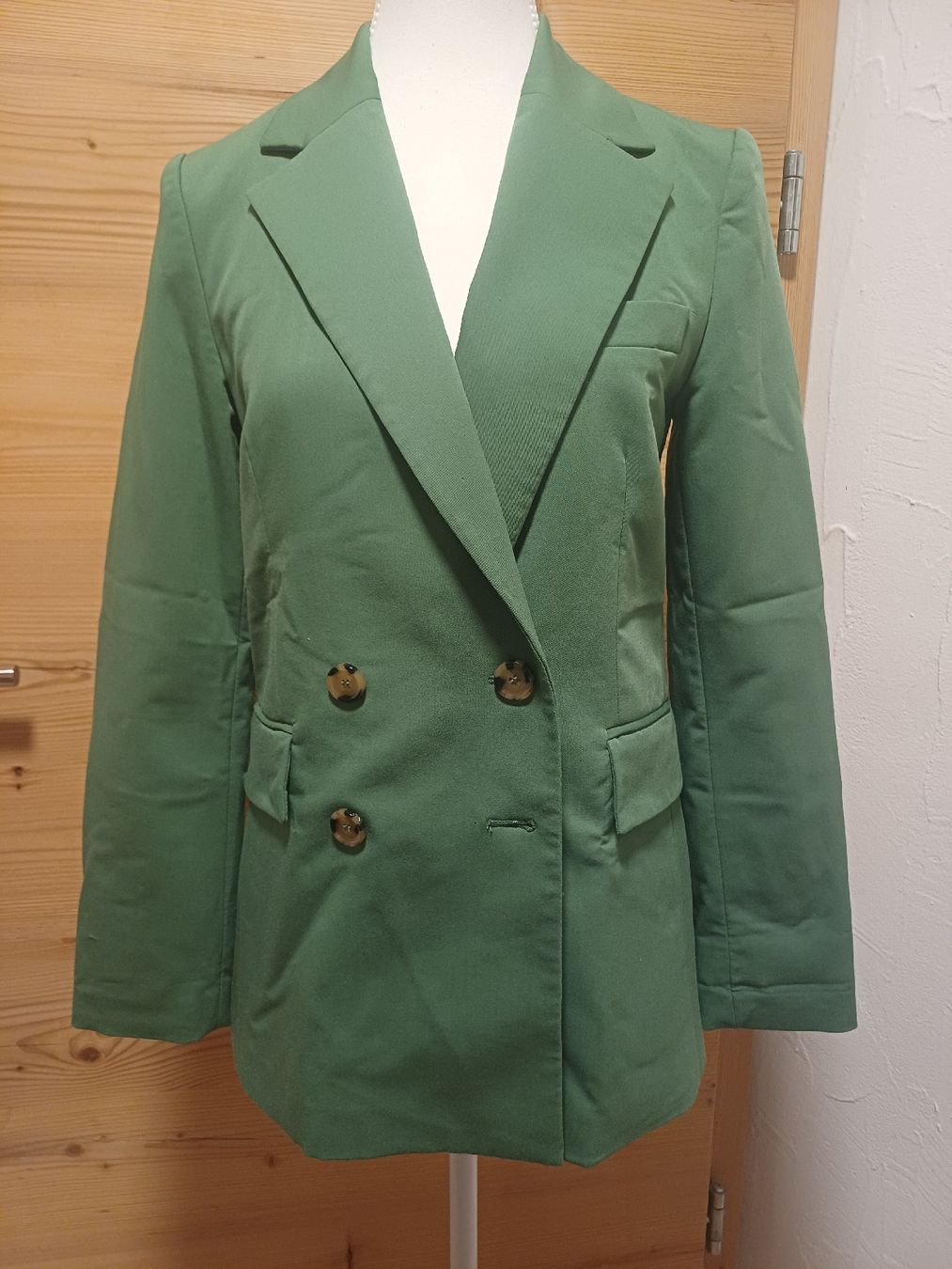 Mango Vestes: Mango Blazer XS – D'occasion à La Punt Chamues-ch par Aniram87