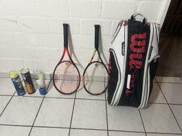 2 Tennisschläger Wilson Tasche 3 Dosen Bälle
