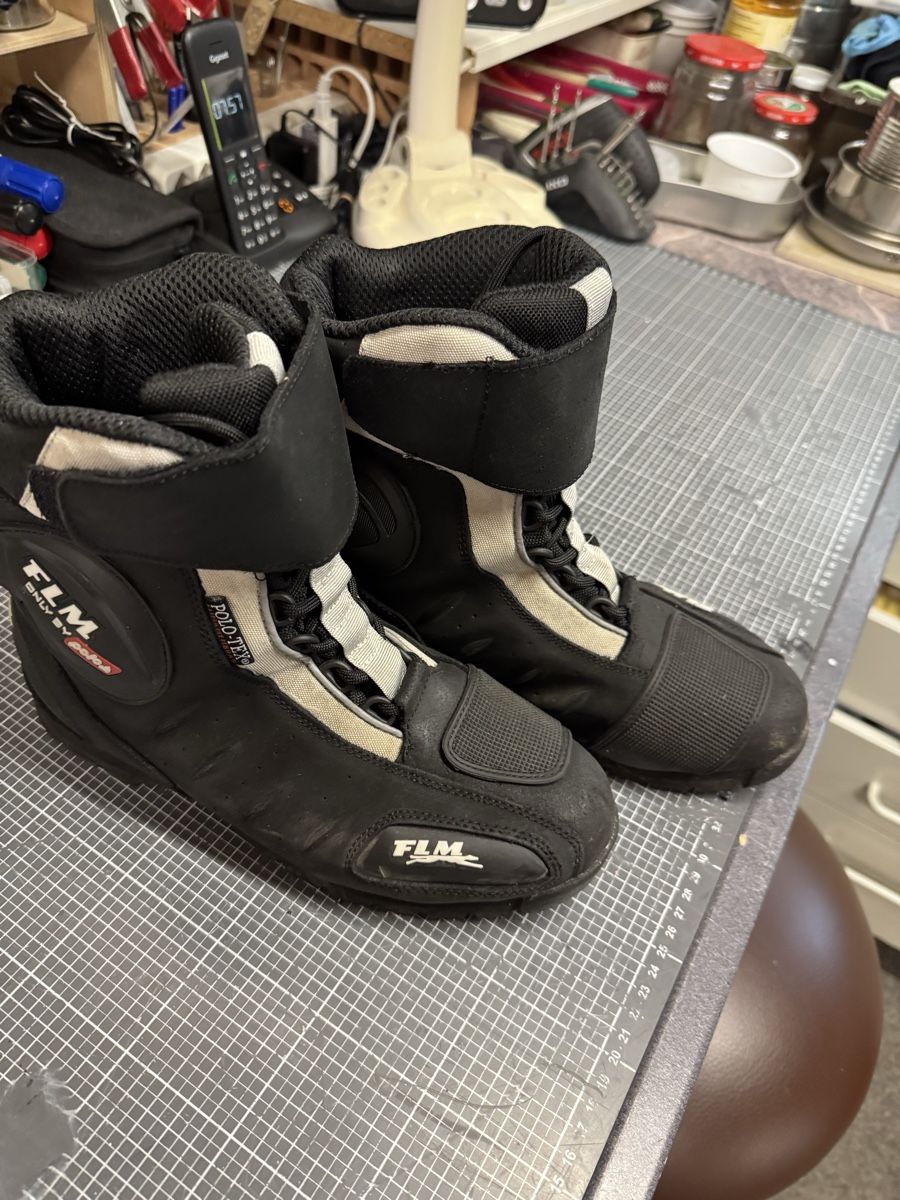 Scarpe da donna: Damen Motorradstiefel gr.41 – Usato da Oberengstringen venduto da Cebony