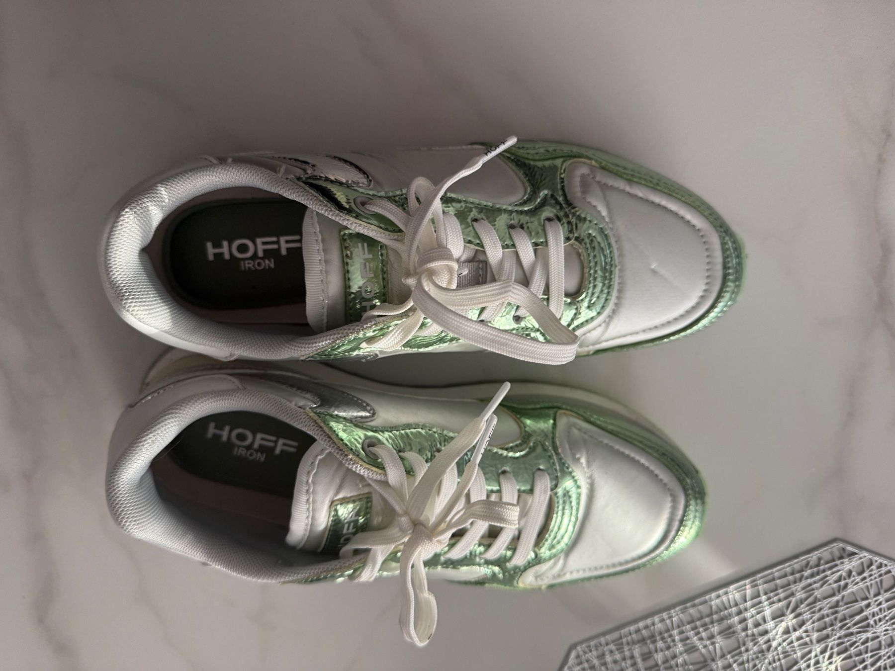 Scarpe da donna: Trendige HOFF Sneakers, Silber/Grün, Grösse 38, – Usato da Winterthur venduto da Lumi11 1