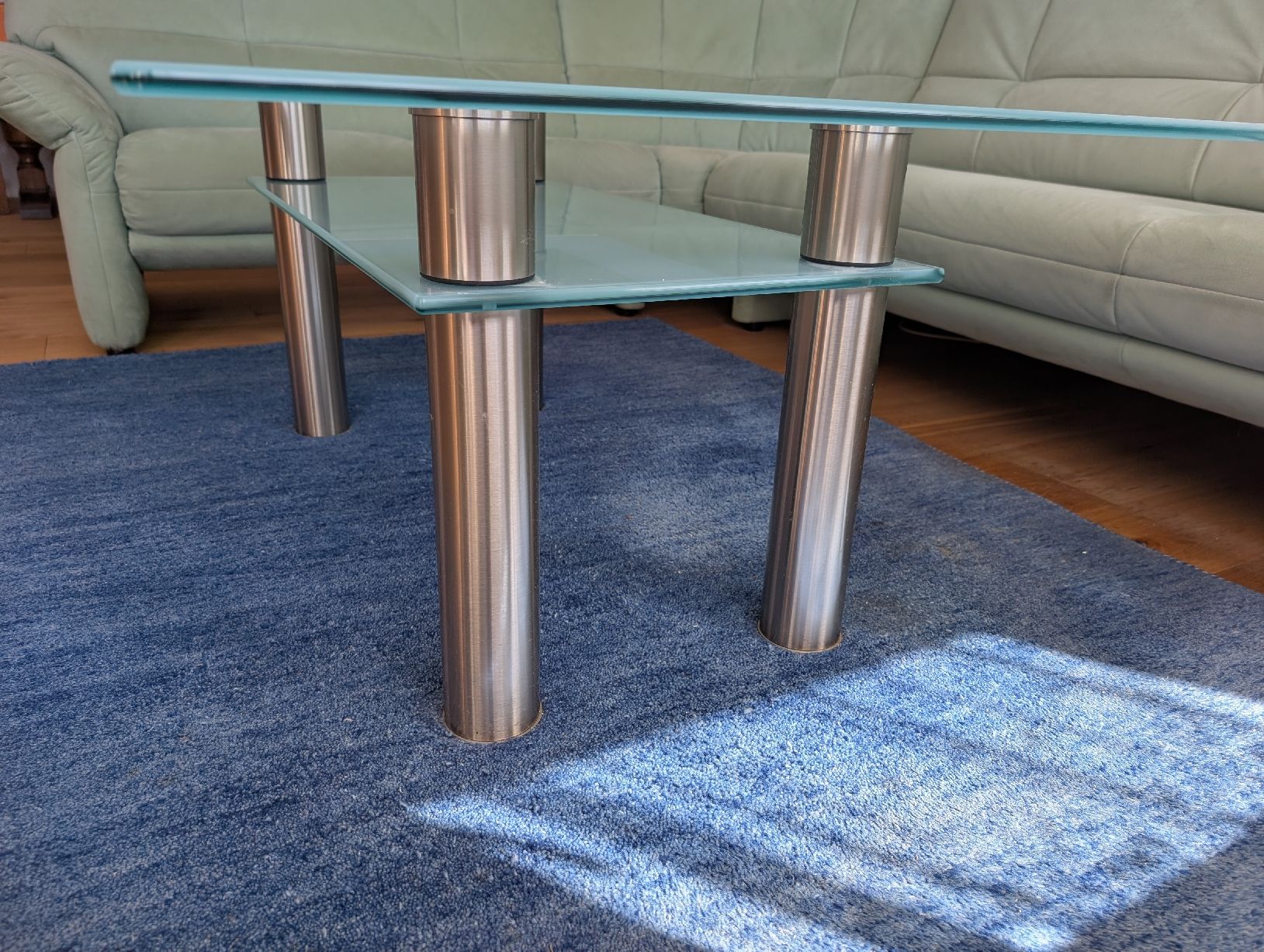 Sofas: Ecksofa hellgrün mit Glastisch – Gebraucht aus Volketswil von mattwalt 4