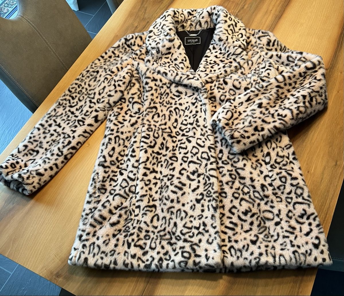 Guess Cappotti: Guess Mantel Animal – Usato da Muotathal venduto da lil_pq5n 1