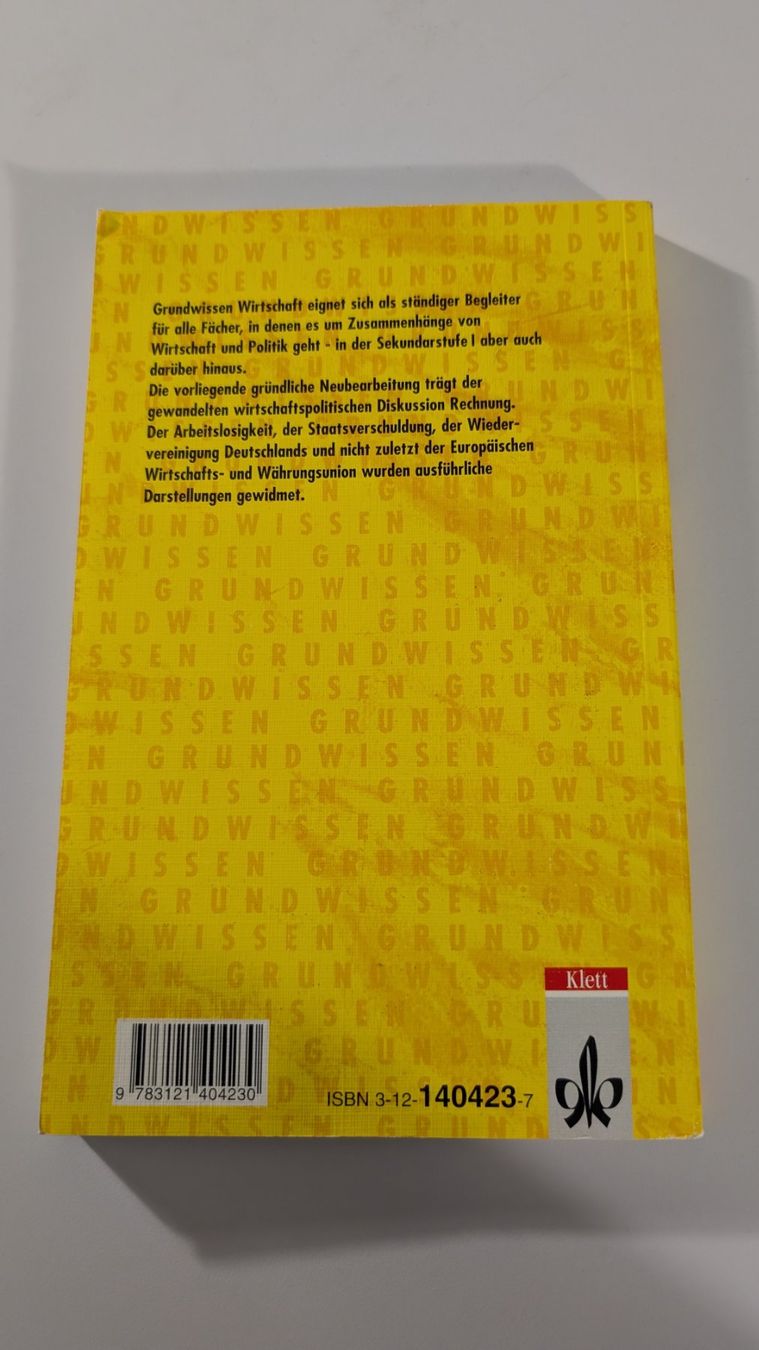 Libri: Grundwissen Wirtschaft – Usato da Baar venduto da Arthur_Fooksayk 1