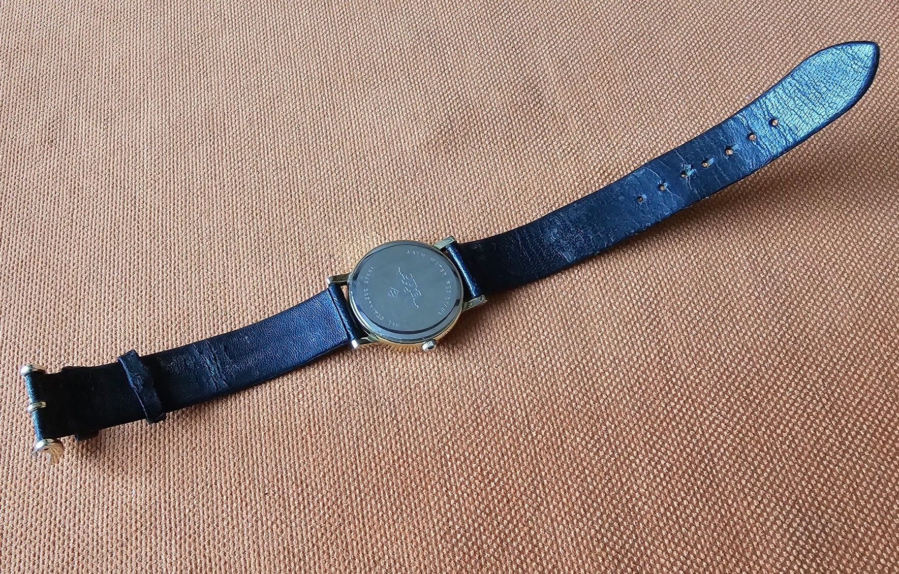 Montres: Alpha Quartz Damenuhr 32mm – D'occasion à Speicher par Lemore 3