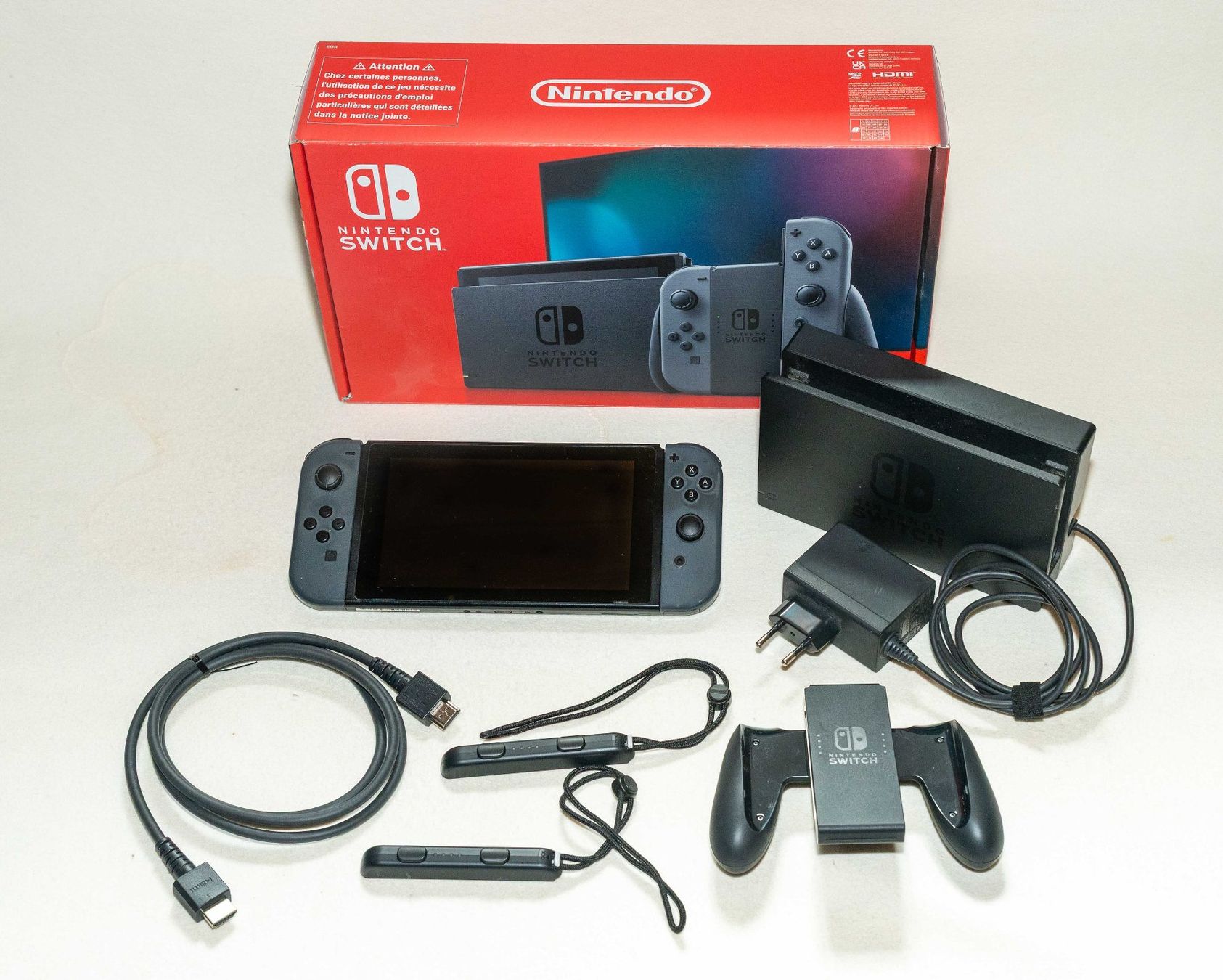 Nintendo Consoles: Nintendo Switch in Originalverpackung ab 1.-- – D'occasion à Dietlikon par Graduit