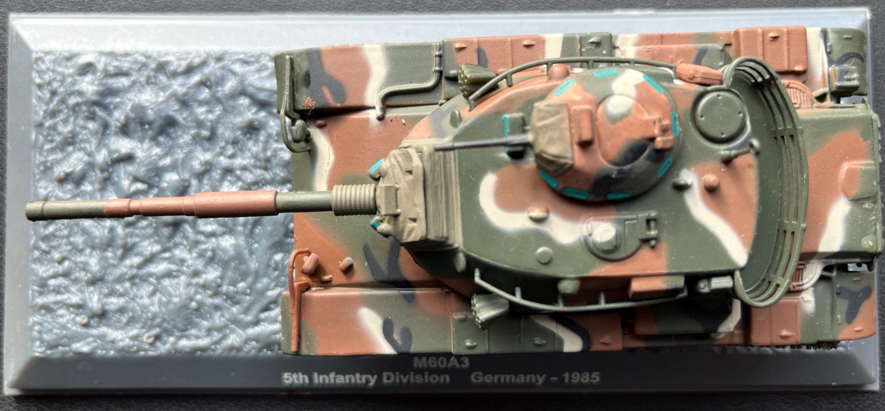 Kit di modellismo & Modellini statici: M60 A3  U.S. Panzer  Deutschland 1985 – Nuovo e nell'imballaggio originale da Küsnacht ZH venduto da Koluk 1