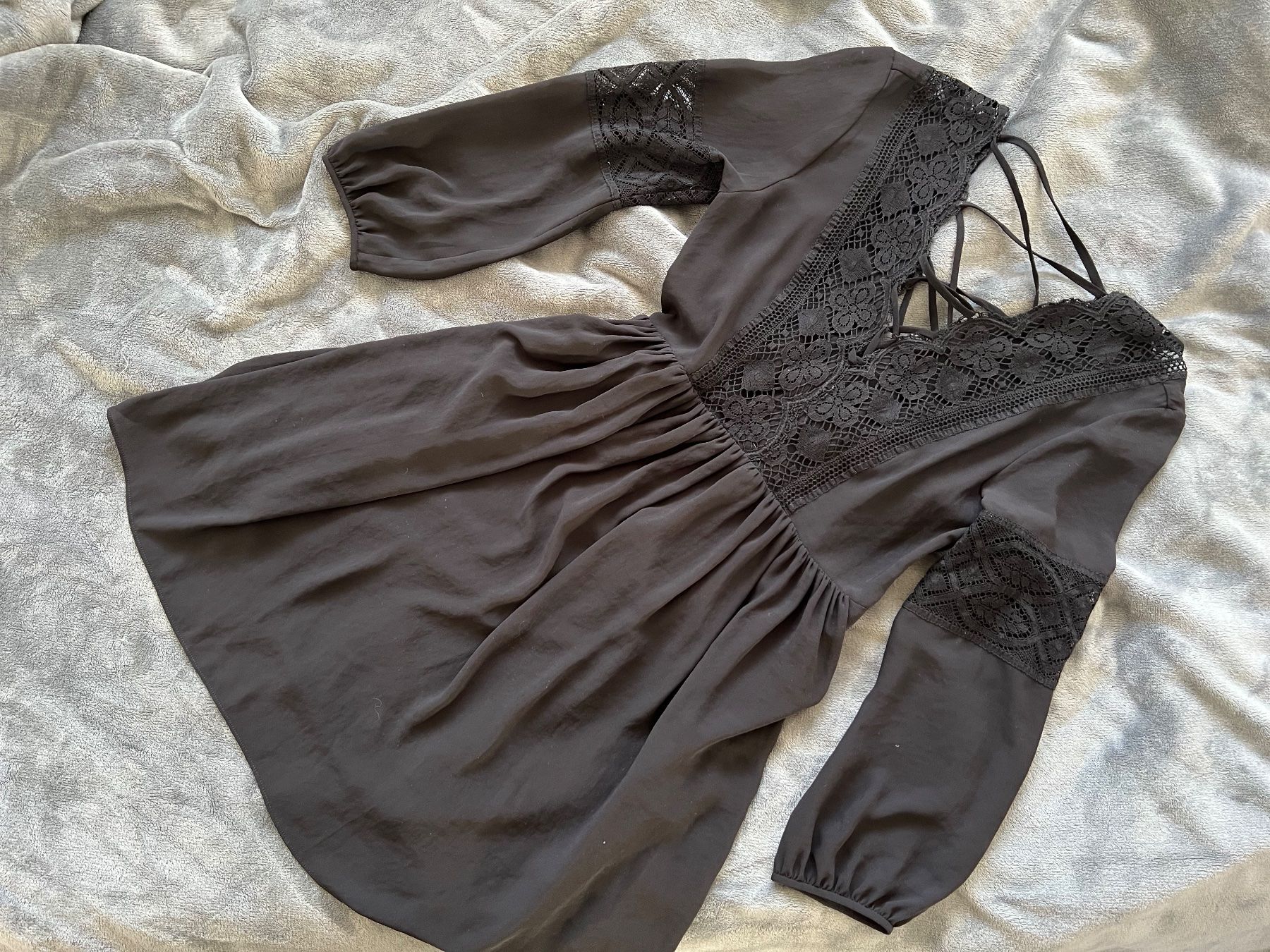 Sandro Vestiti: SANDRO, Robe noire légère à dentelle – Usato da Genève venduto da alfalfa