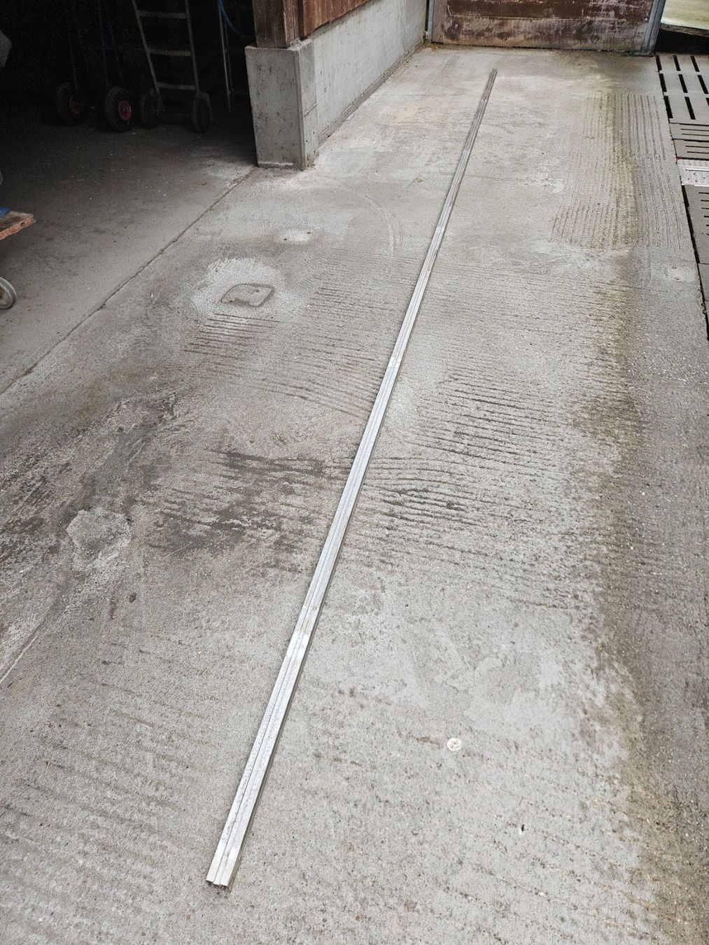 Supporti a parete: 6m Schiene, Schletter Schiene, Rail – Usato da Subingen venduto da honigbuur