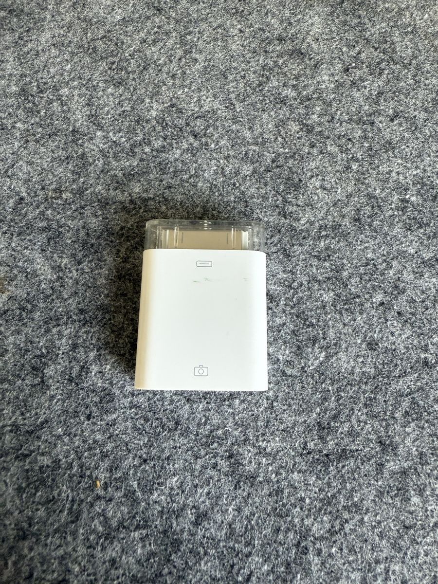 Apple Unità & Adattatore: Apple A1358 Camera Connection Adapter - Selten! – Nuovo (secondo la descrizione) da Brüttisellen venduto da Molemo