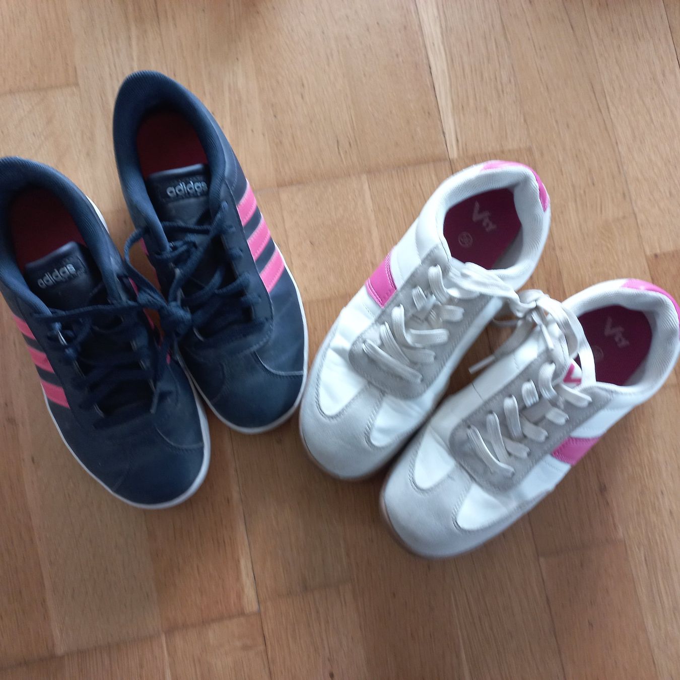 Schuhe für Mädchen: 2x Turnschuhe Grösse 36 – Gebraucht aus Dietwil von BaluD7