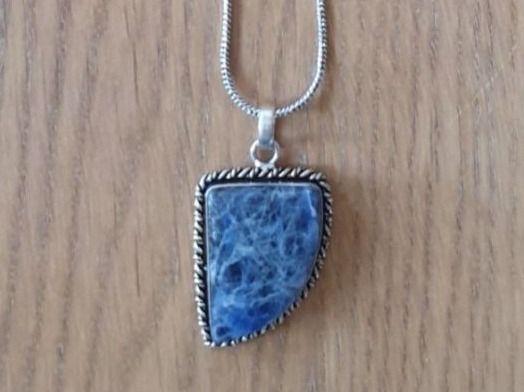 Ciondoli: Halskette mit Lapislazuli-Anhänger, 925er Silber – Nuovo (secondo la descrizione) da Andelfingen venduto da nicoletta11