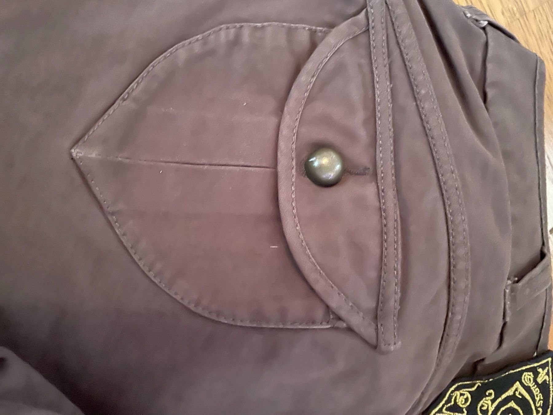 Guess Pantaloni: Guess – Nuovo (secondo la descrizione) da Pully venduto da Kalissa 5