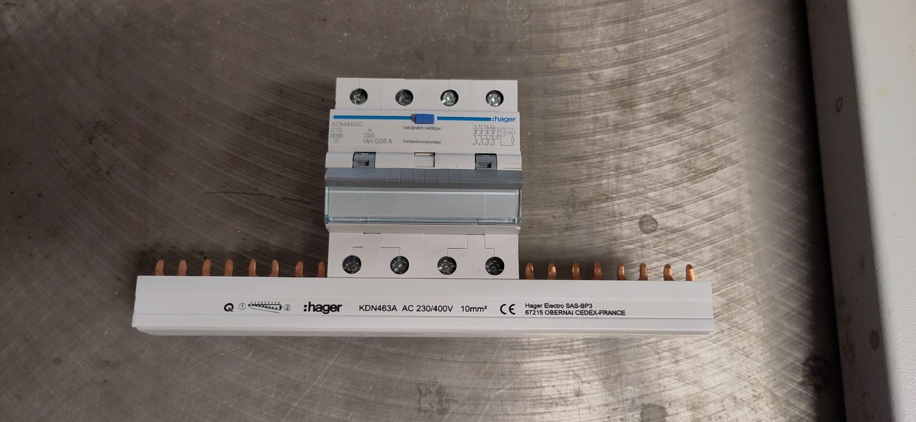 Hager Alimentazione elettrica: Hager ADM463 C LS 13A mit Phasenschiene KDN 3P+N – Usato da Liebefeld venduto da robi15blue