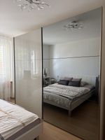 Hochwertiger Kleiderschrank mit Schiebetüren