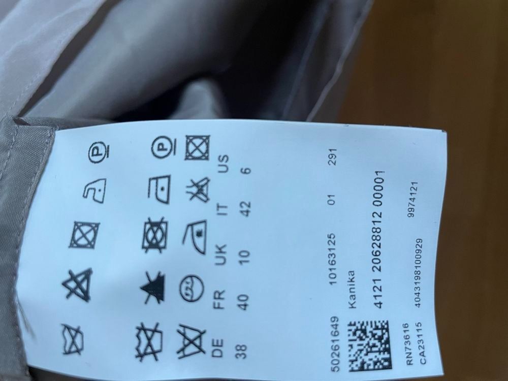 Hugo Boss Vestiti: Damenkleid aus Seide von Boss – Usato da Zug venduto da bar_x8bv 2