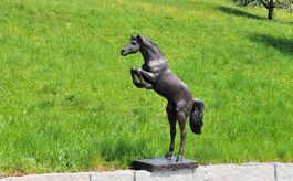 Bronzeskulptur 'Springendes Pferd'
