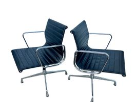 2 Vitra EA 107 Designerklassiker Sessel - Preis für beide