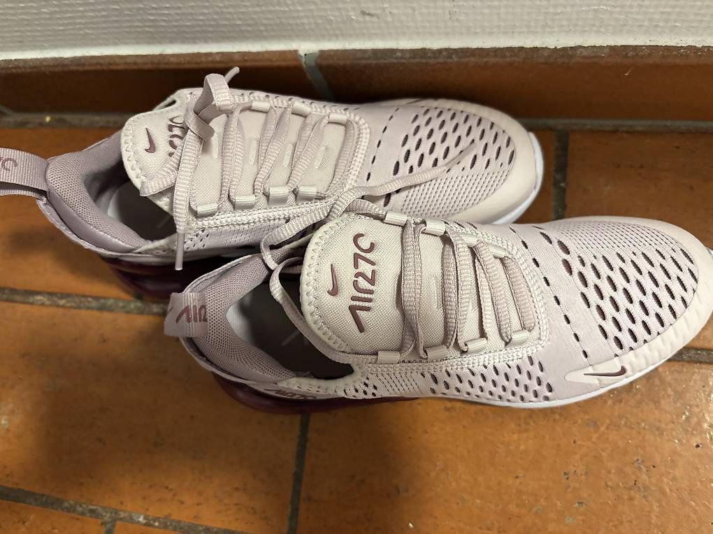 Nike Damenschuhe: Nike 27c Damen Gr. 37,5 – Gebraucht aus Bischofszell von cos_sr58 2