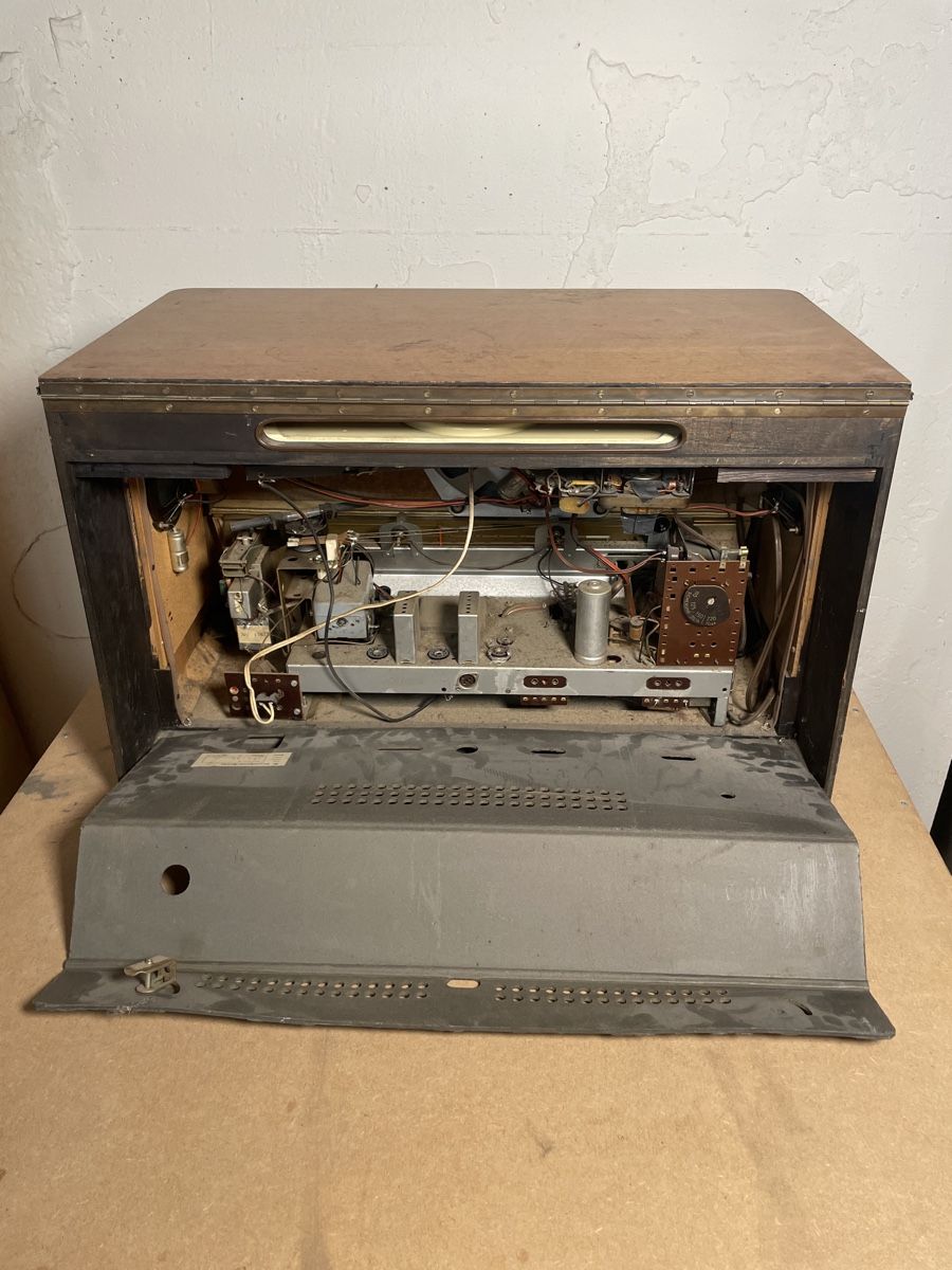 Saba Radio: Radio Plattenspieler SABA-Phono Super 9 – Difettoso da Fribourg venduto da JohnB4 5