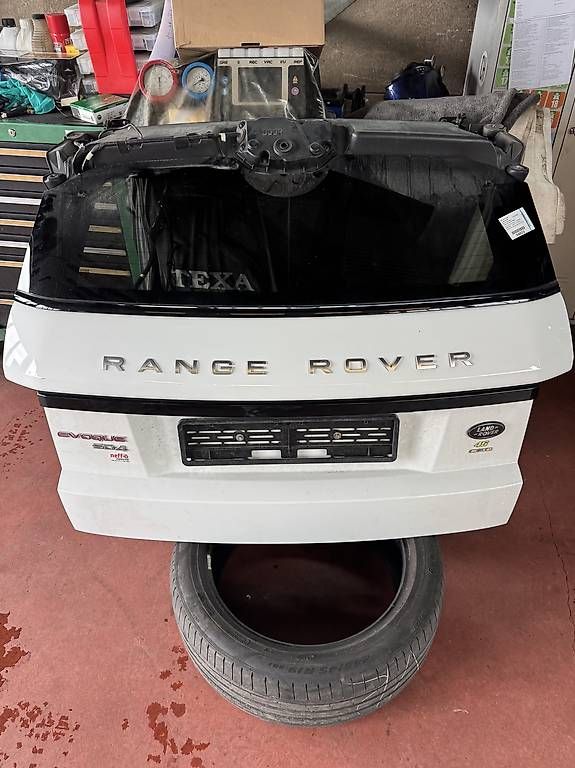 Tutti pezzi di ricambio auto: Heckdeckel Land Rover – Usato da Marbach Sg venduto da GarageFreund