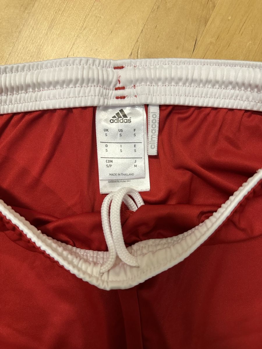 Adidas Leibchen & Hosen: Fussball Shorts – Neu (gemäss Beschreibung) aus Wallisellen von Last_Chance_Sale 2