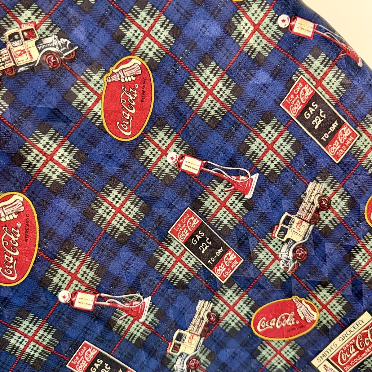 Foulard & Sciarpe: Vintage Coca-Cola 100% Silk Scarf – Usato da Emmen venduto da Colette-Juliette 3