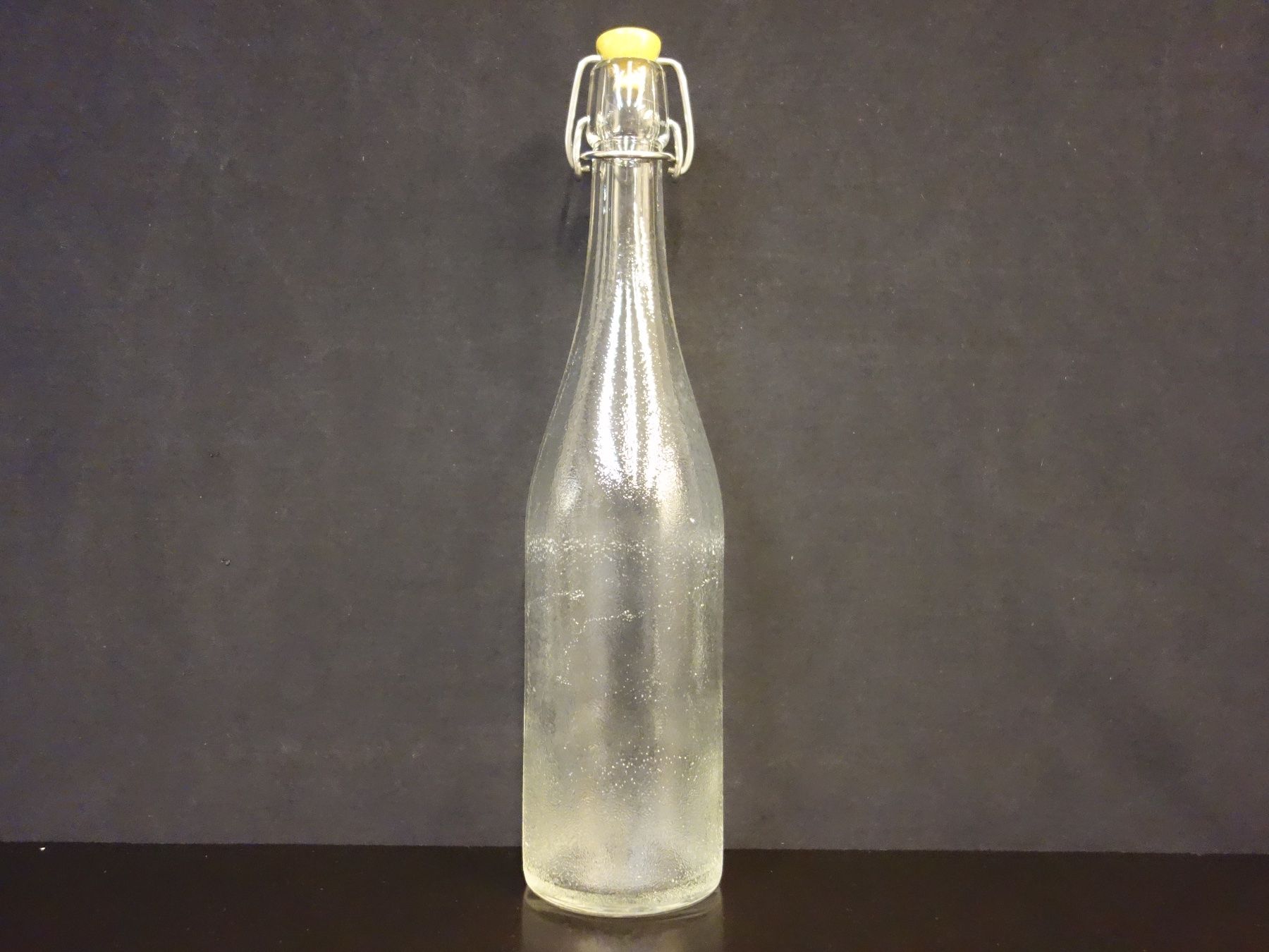Gläser, Krüge & Flaschen: alte Flasche MINERALQUELLE SOURCE MINERALE APROZ – Gebraucht aus Kerzers von Flaschenposten