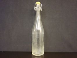 alte Flasche MINERALQUELLE SOURCE MINERALE APROZ