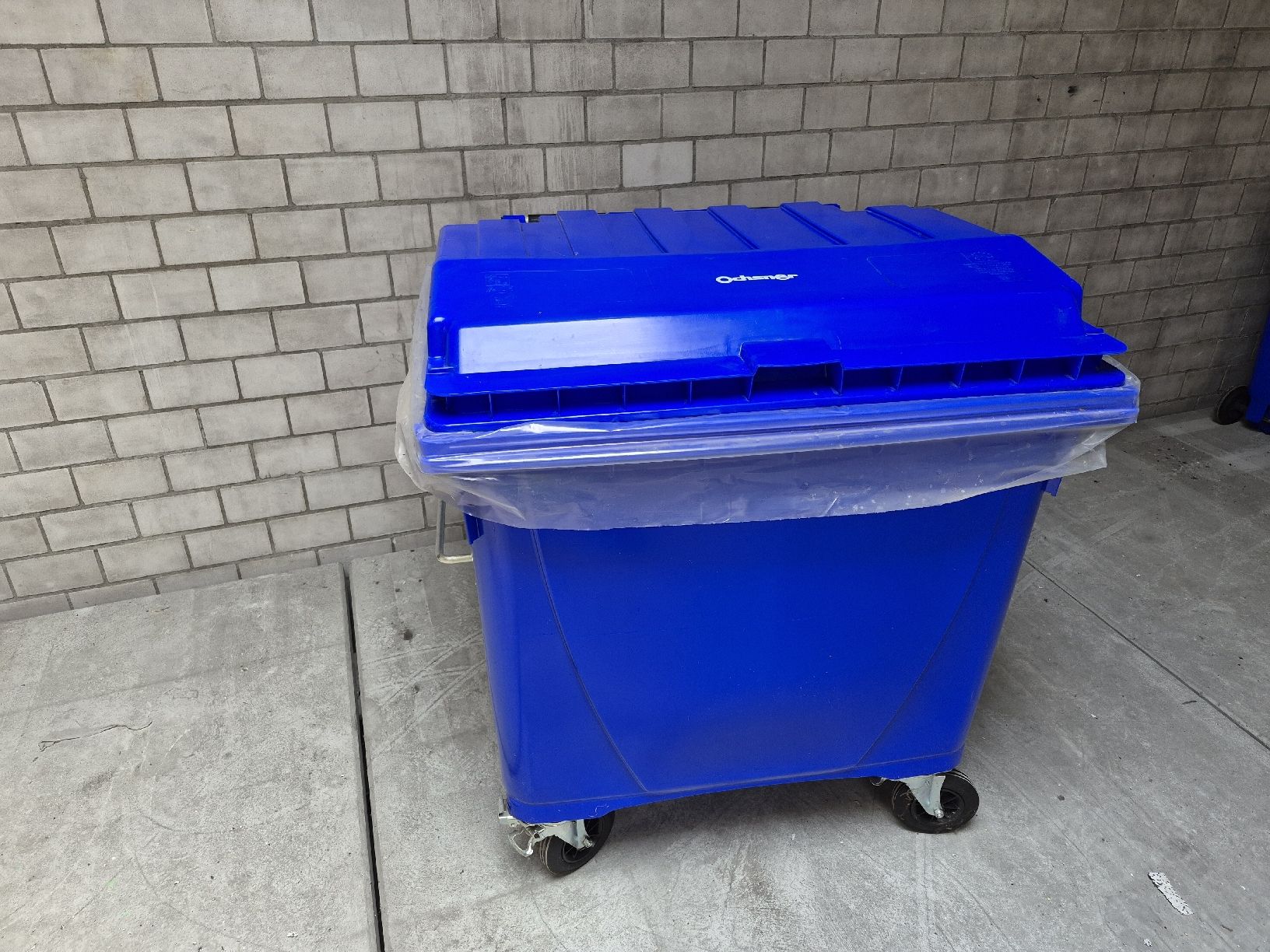 Altro per Ufficio & Commercio: Müllcontainer – Nuovo (secondo la descrizione) da Teufenthal AG venduto da ChT.