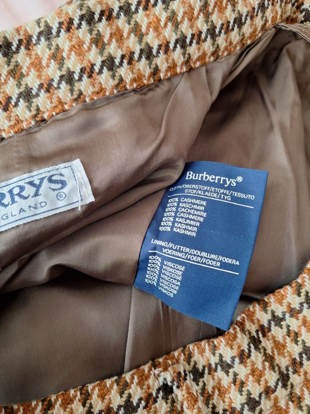 Burberry Gonne: Jupe Burberry vintage, taille 36 – Usato da St-Triphon venduto da Jldr0 5