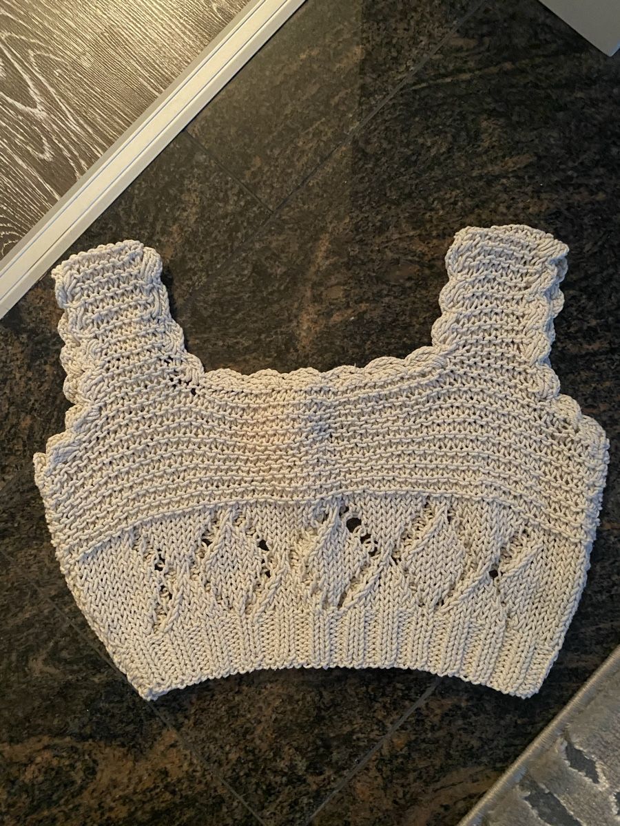 Tops: GESTRICKTES CROP-TOP – Gebraucht aus Rorschach von Lauraq12 2