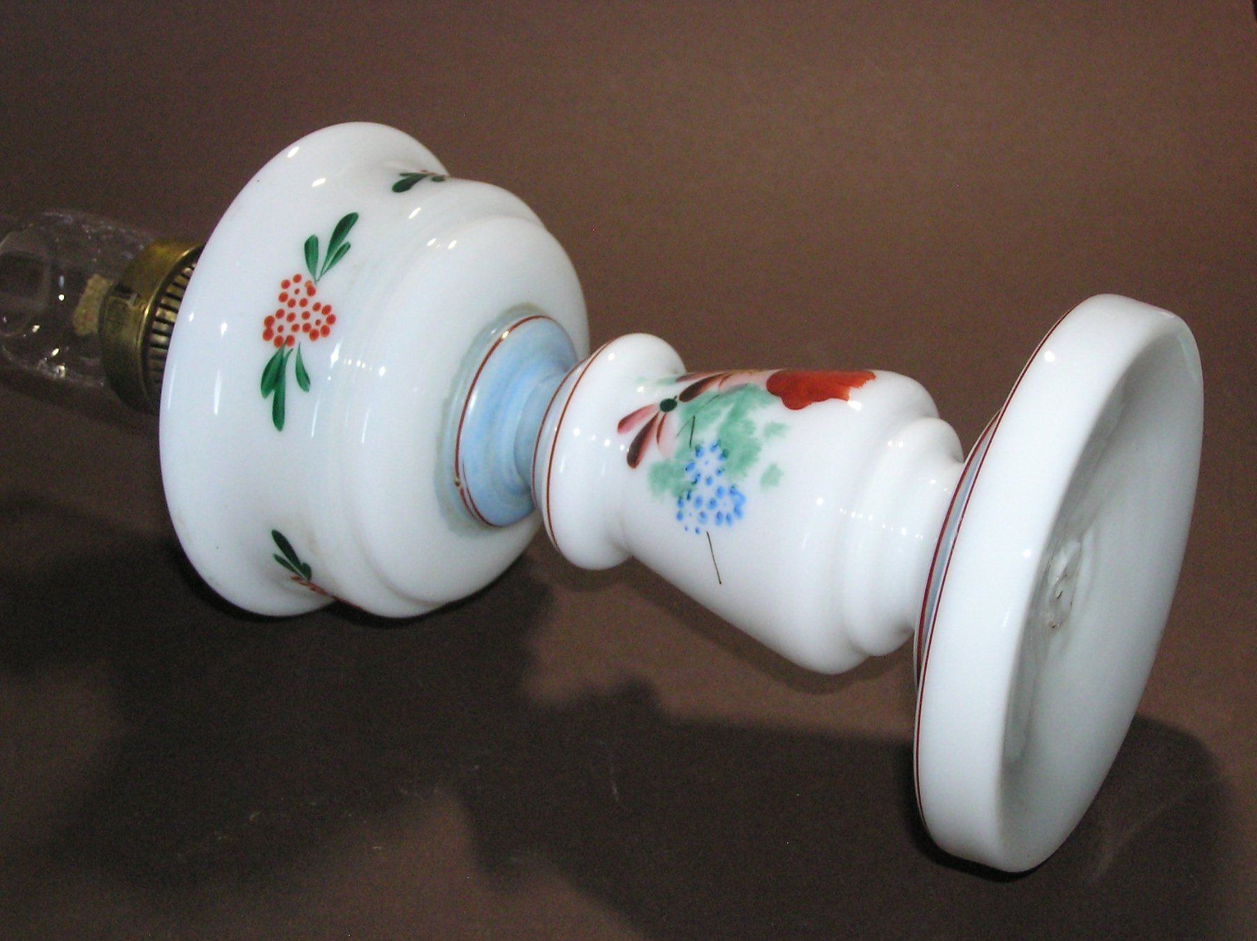 Lampade: Dekorative antike Petroleumlampe Opalglas 19.Jh. – Usato da Grenchen venduto da Antique-hunter 3